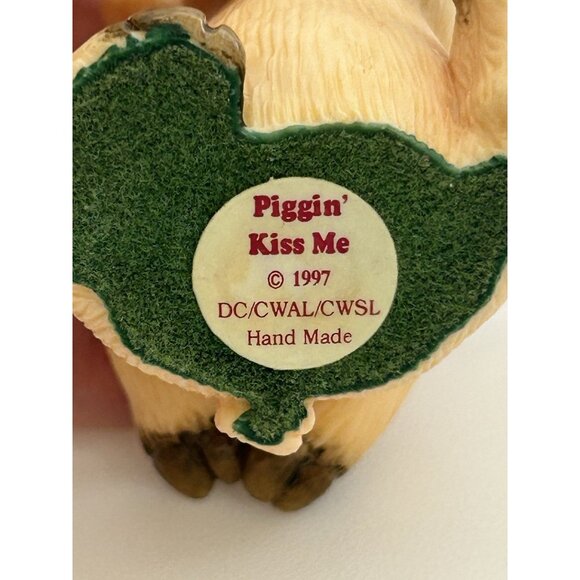Vintage Piggin' Kiss Me by David Corbridge 1997 Hand Made Pig Figurine 3" Tall - Picture 6 of 9